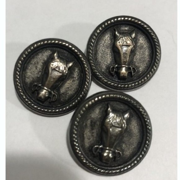 EQUESTRIAN Theme Silvertone 3 Pieces Sewing Craft Replacement Buttons Horse Head - Picture 1 of 2